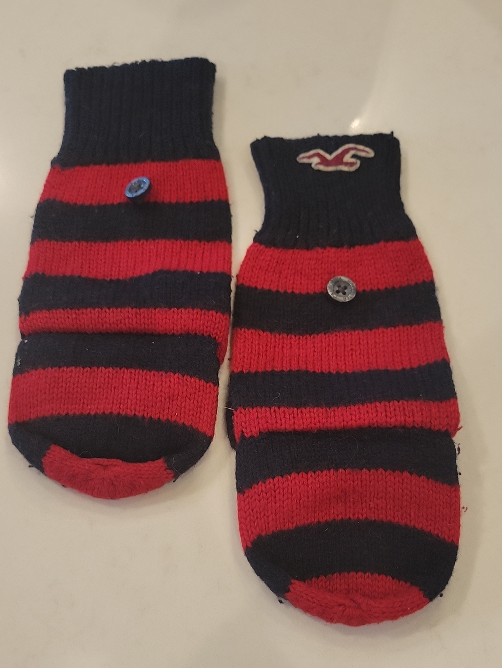 Hollister Mittens